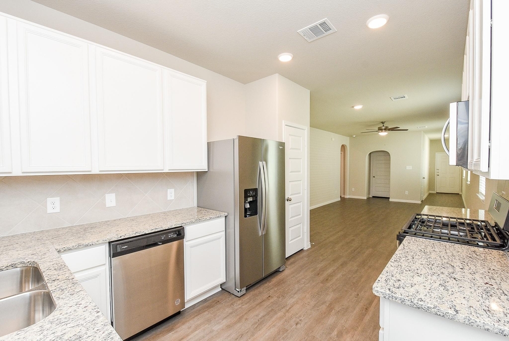 14042 Chinook Drive - Photo 11