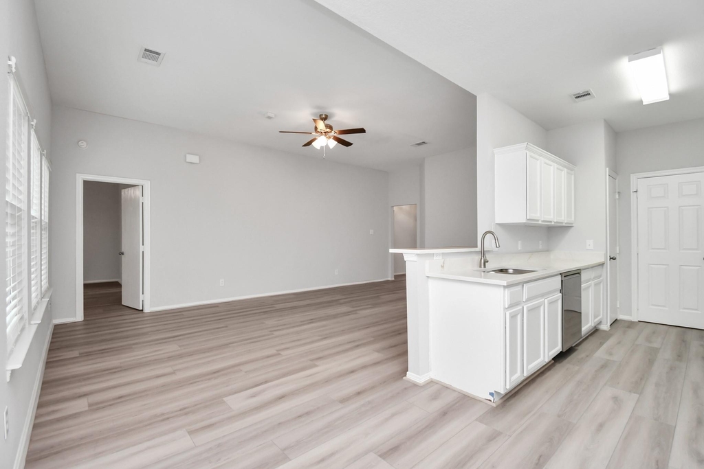 24118 Wild Horse Lane - Photo 17