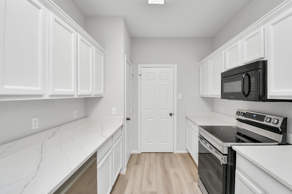 24118 Wild Horse Lane - Photo 19