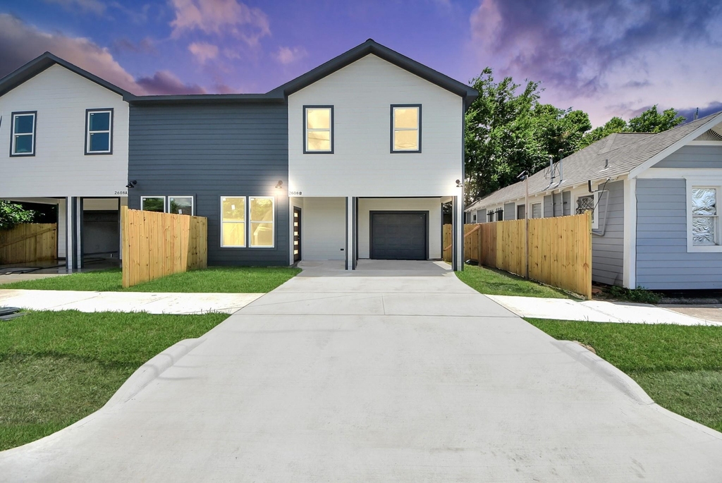 2608 Campbell Street - Photo 0