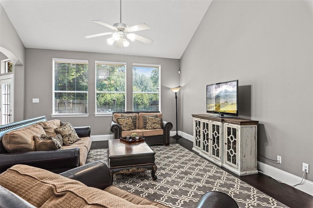 2 Hollow Glen Place - Photo 9