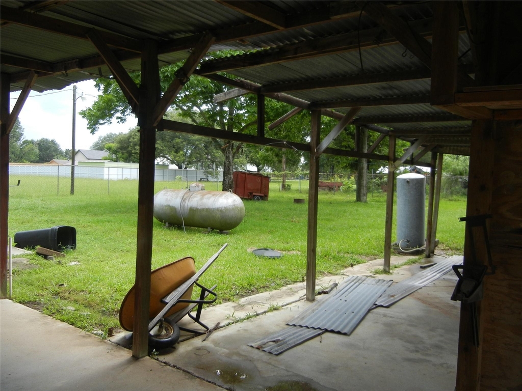 20811 Emerald Street - Photo 11