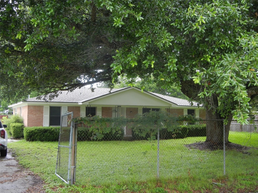 20811 Emerald Street - Photo 1