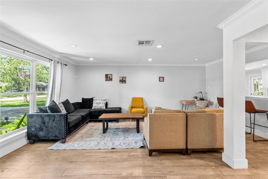 10058 Cedardale Drive - Photo 7