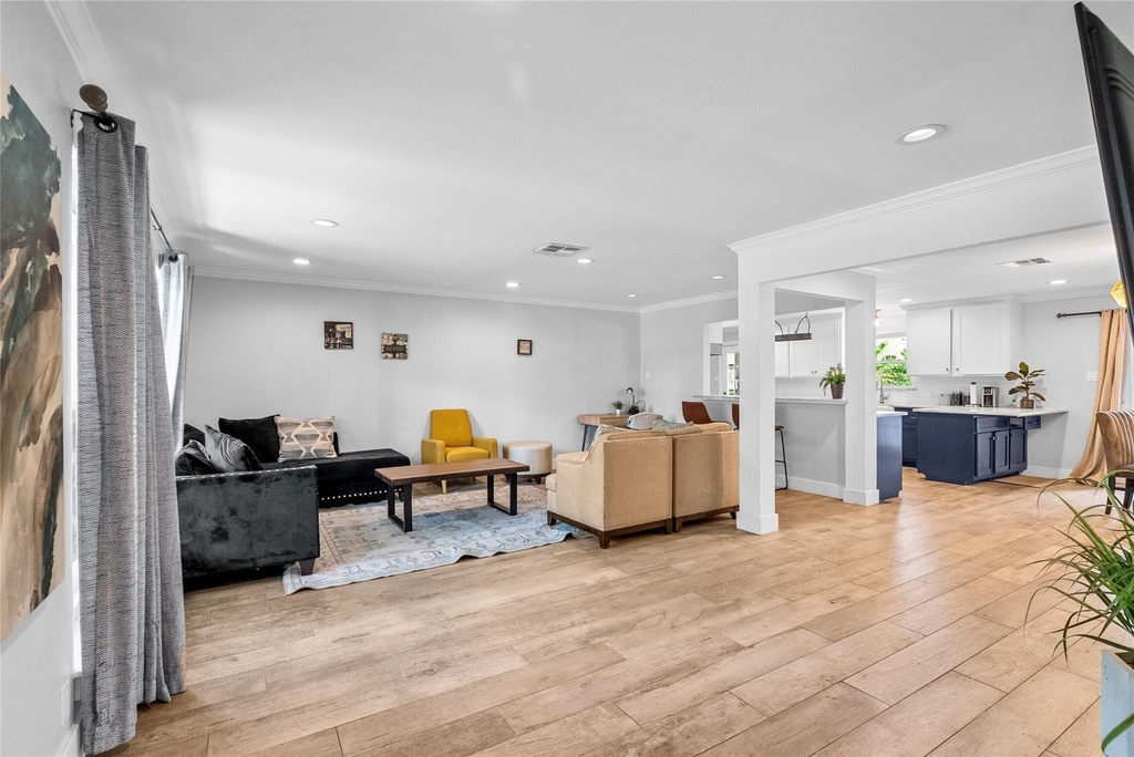 10058 Cedardale Drive - Photo 6