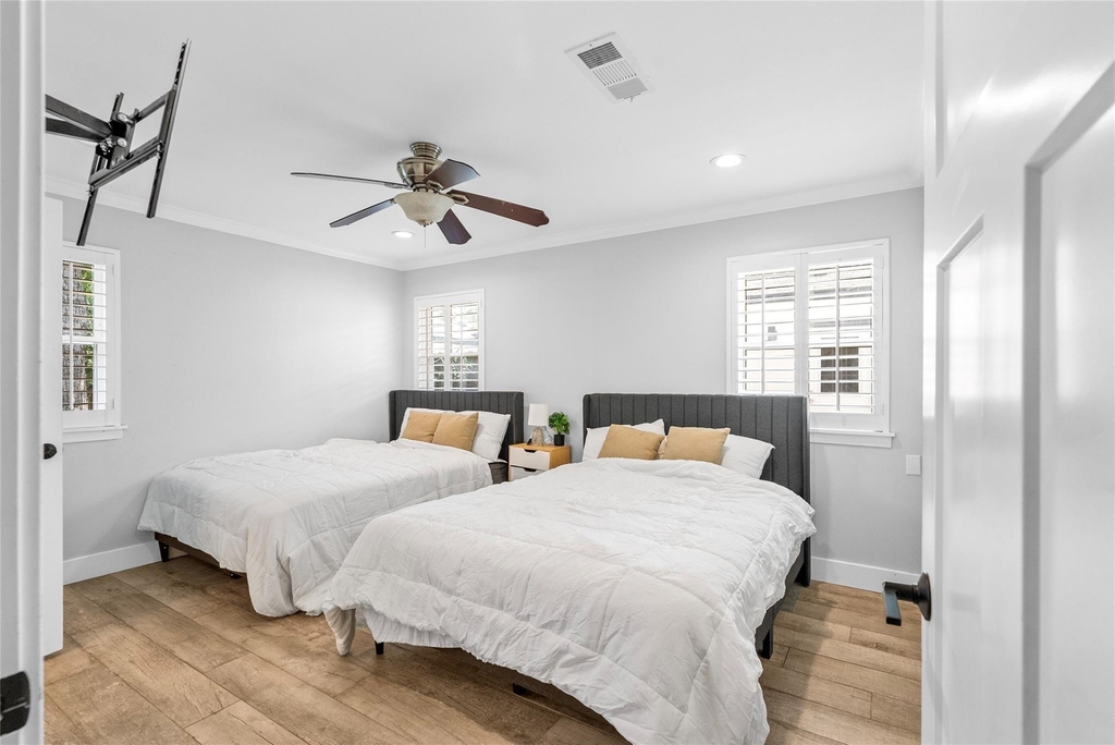 10058 Cedardale Drive - Photo 17