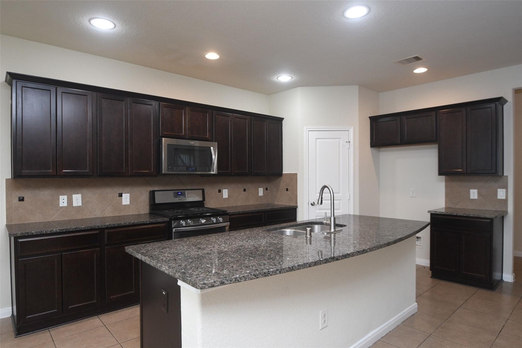 16614 Spirit Lake Court - Photo 3
