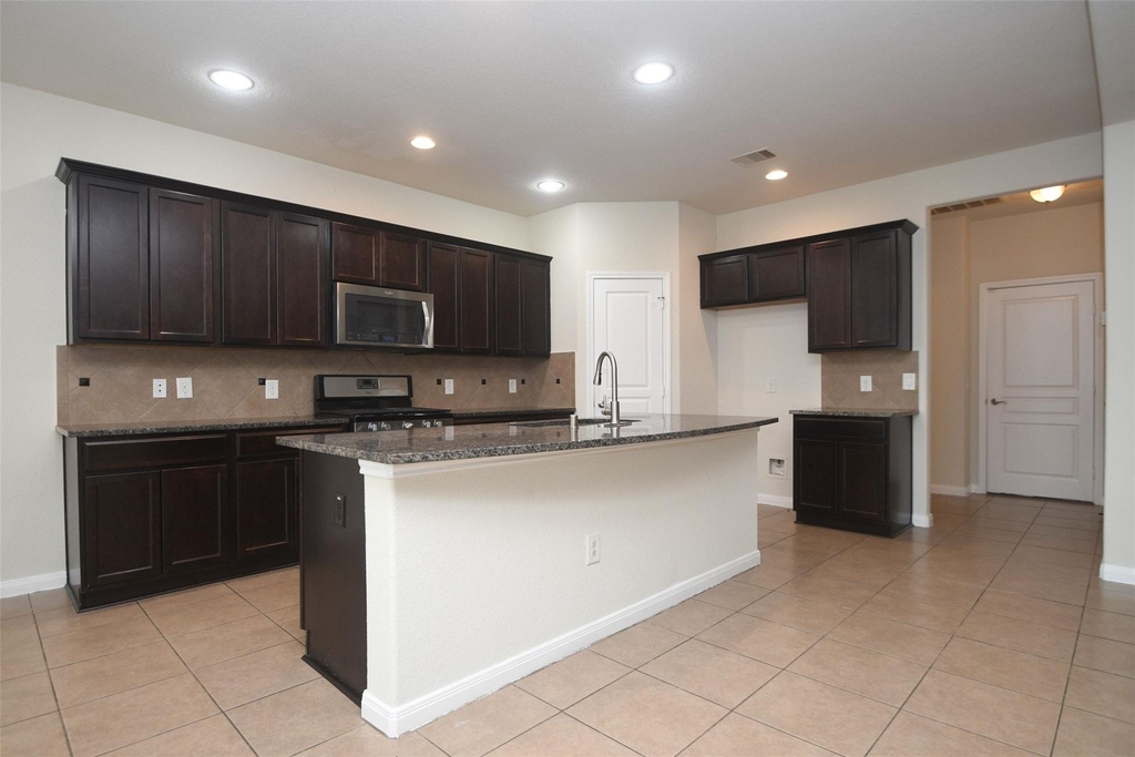 16614 Spirit Lake Court - Photo 4