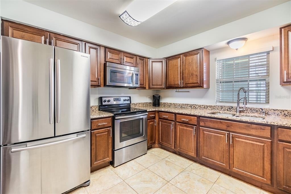 701 Poinsettia Road - Photo 3