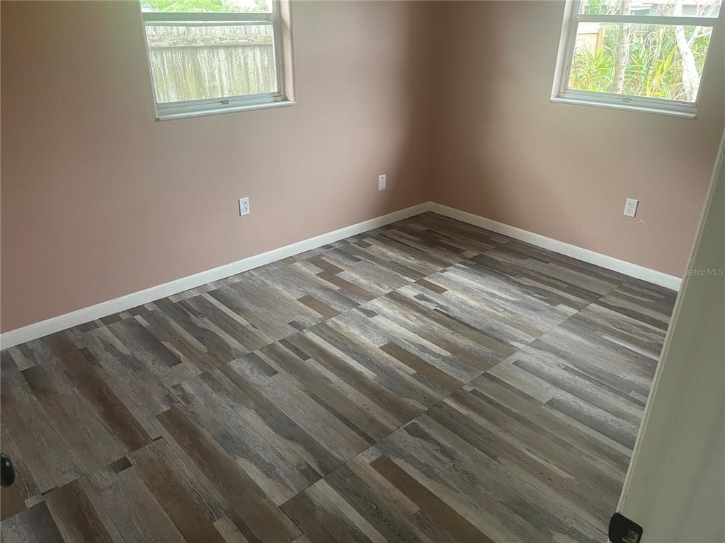 906 Essex Road - Photo 7