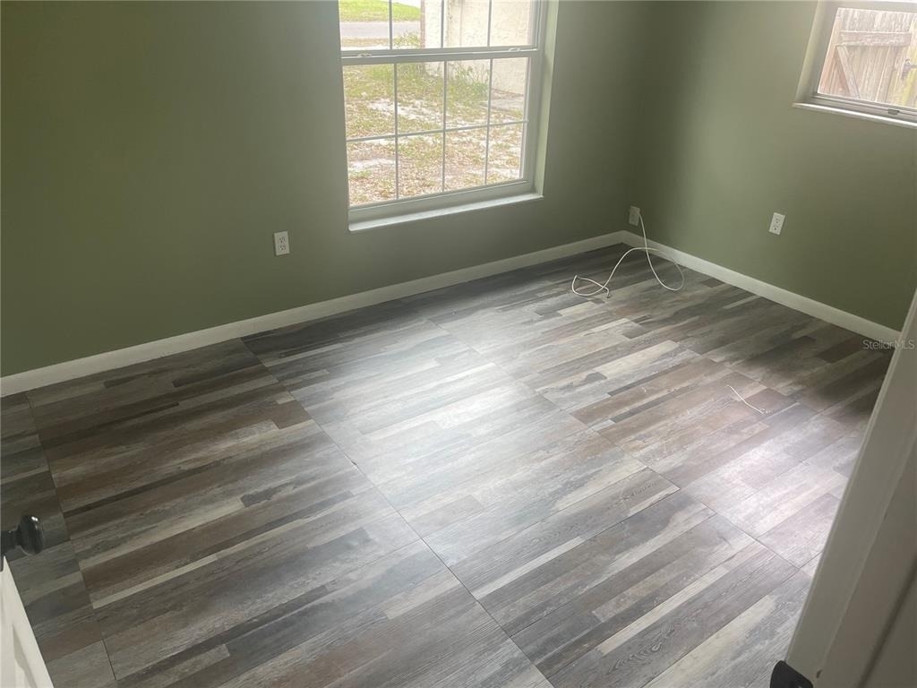 906 Essex Road - Photo 9