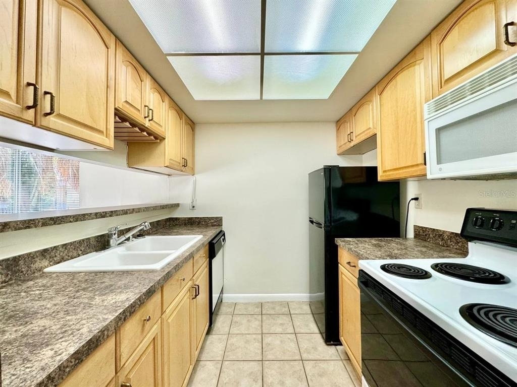 6324 Newtown Circle - Photo 3