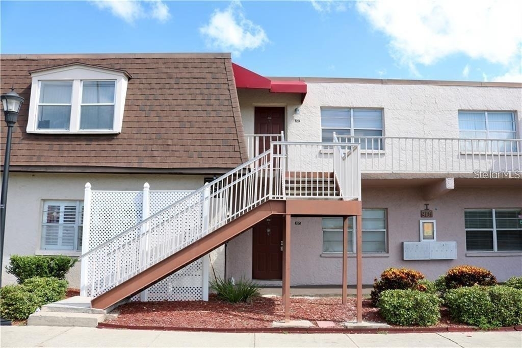 9101 W Hillsborough Avenue - Photo 0