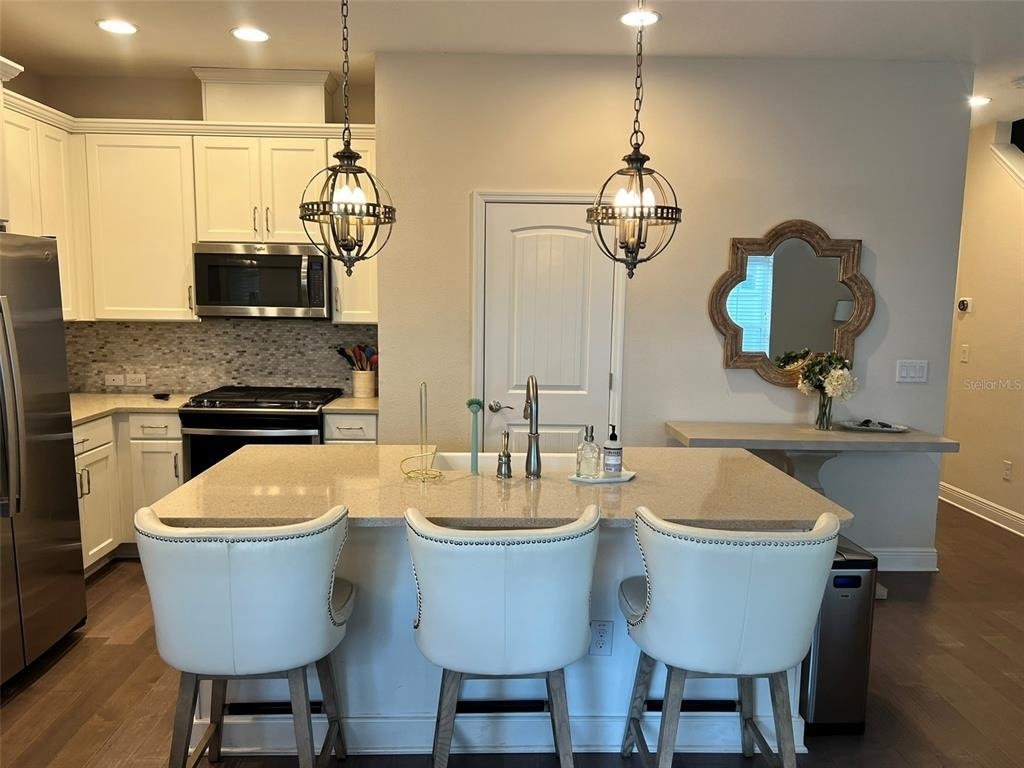 115 N Arrawana Avenue - Photo 3