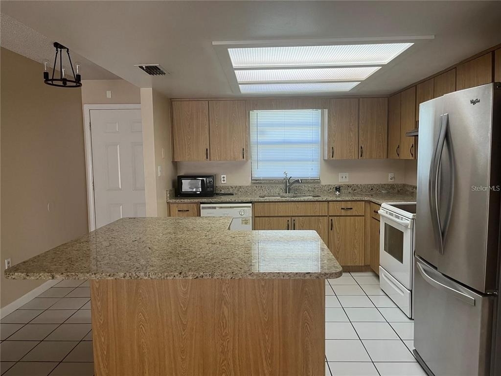 2112 W Martin Street - Photo 3