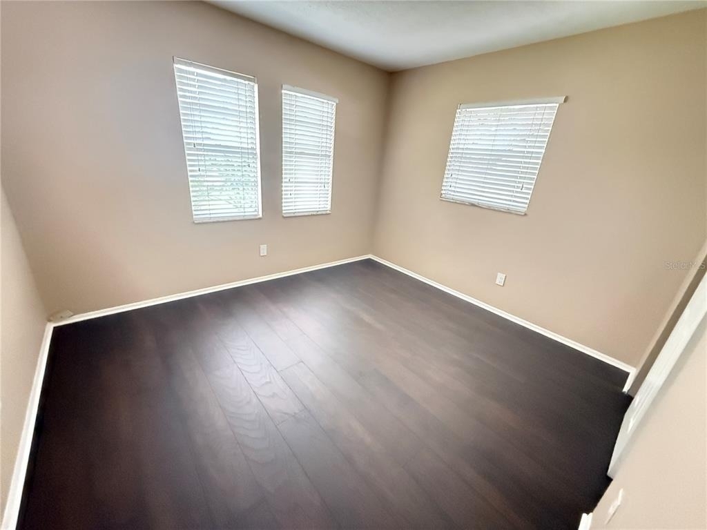 423 Longwood Circle - Photo 8
