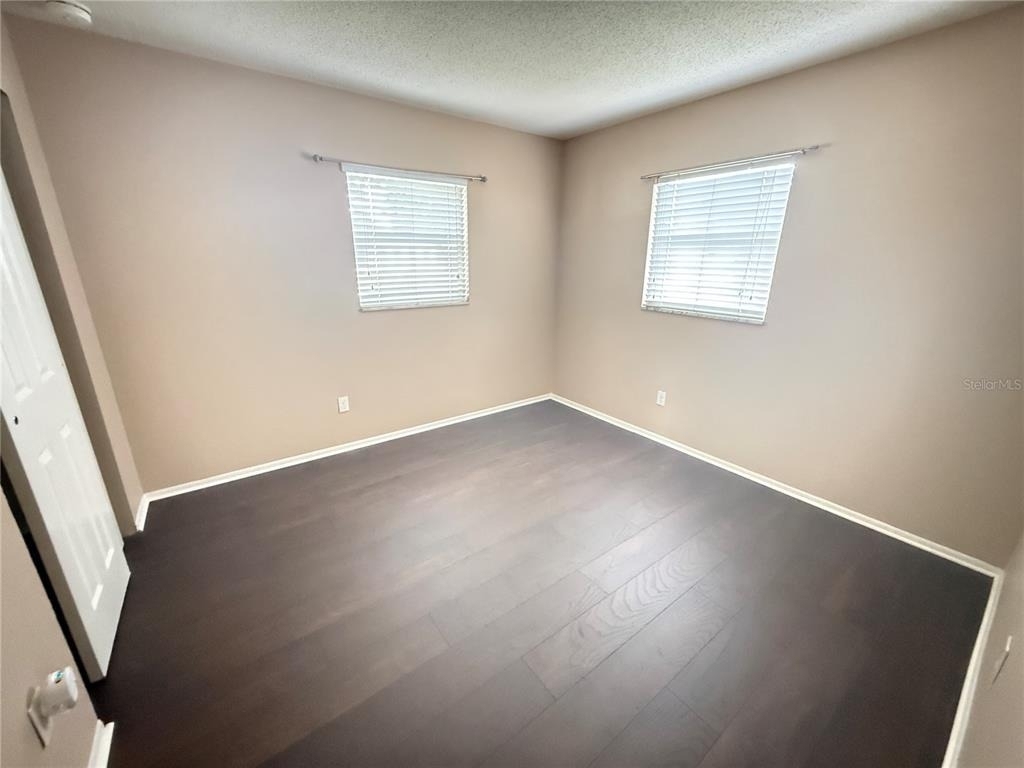 423 Longwood Circle - Photo 10
