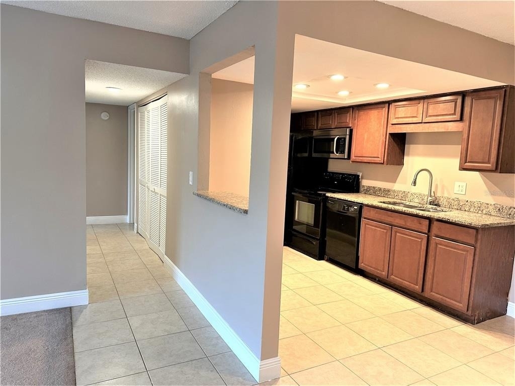 5057 Vineland Road - Photo 15