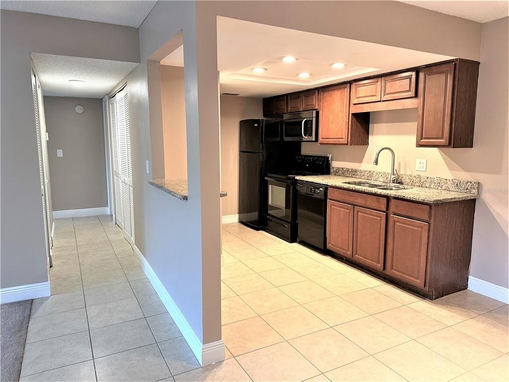 5057 Vineland Road - Photo 5