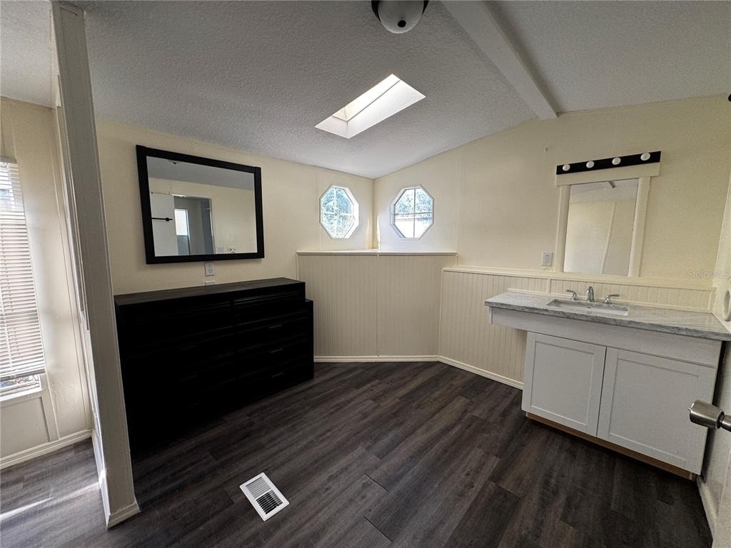1001 Ne 77th Street - Photo 7