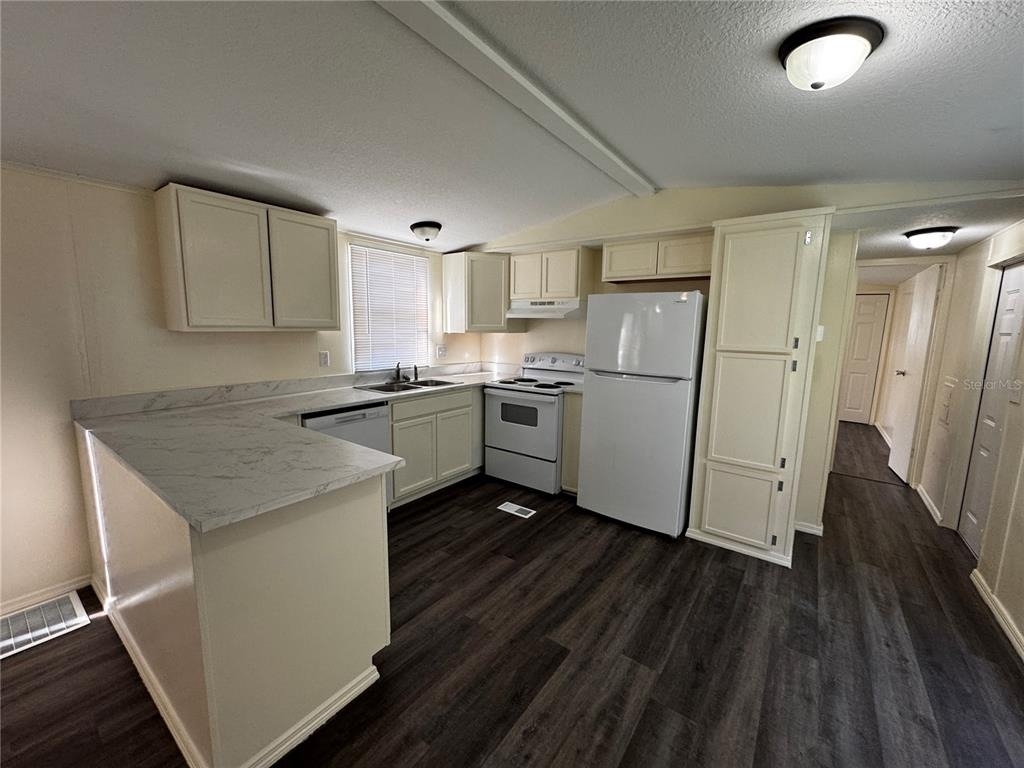 1001 Ne 77th Street - Photo 3