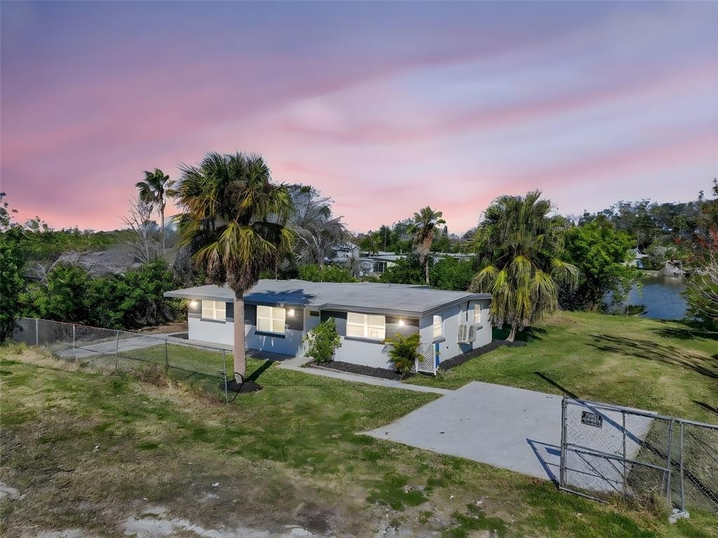 4505 Cottonwood Drive - Photo 2