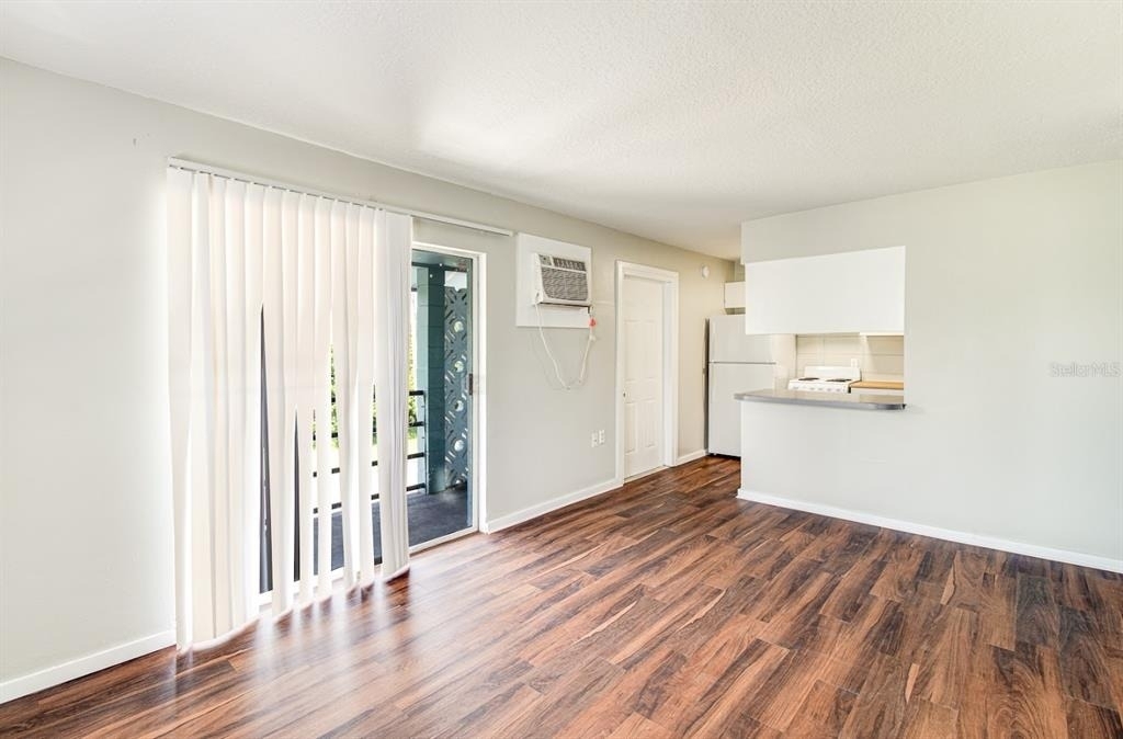 1341 West Pointe Drive - Photo 2