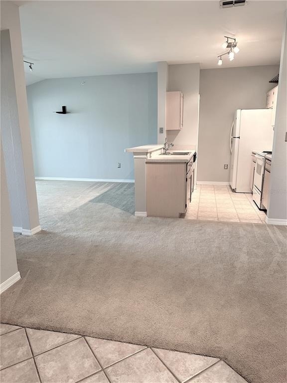 5475 Vineland Road - Photo 4