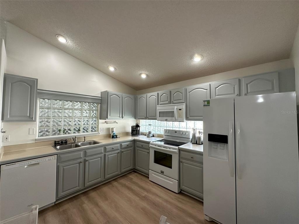 1009 Lake Davenport Boulevard - Photo 8