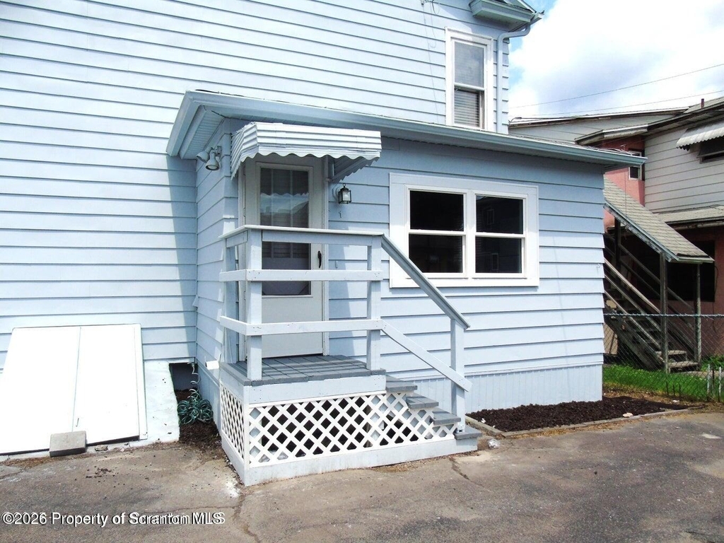 131 S Blakely Street - Photo 18