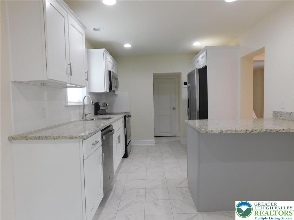 68 W Union Boulevard - Photo 15