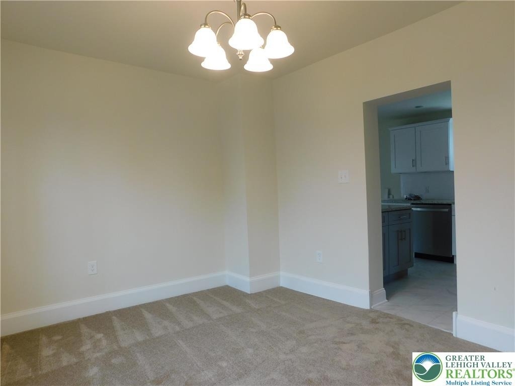 68 W Union Boulevard - Photo 10