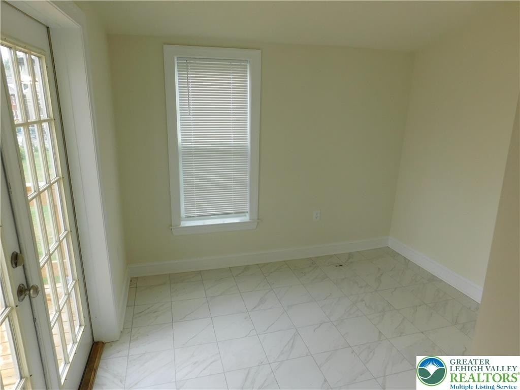 68 W Union Boulevard - Photo 18