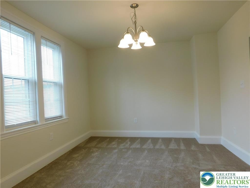 68 W Union Boulevard - Photo 9