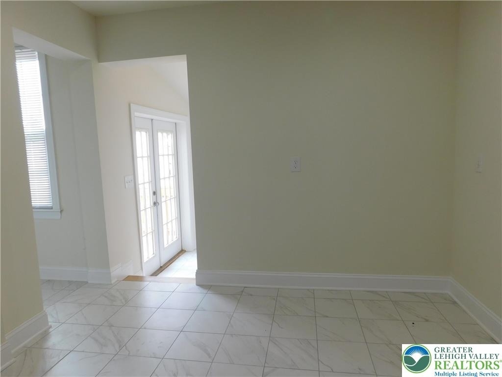 68 W Union Boulevard - Photo 14