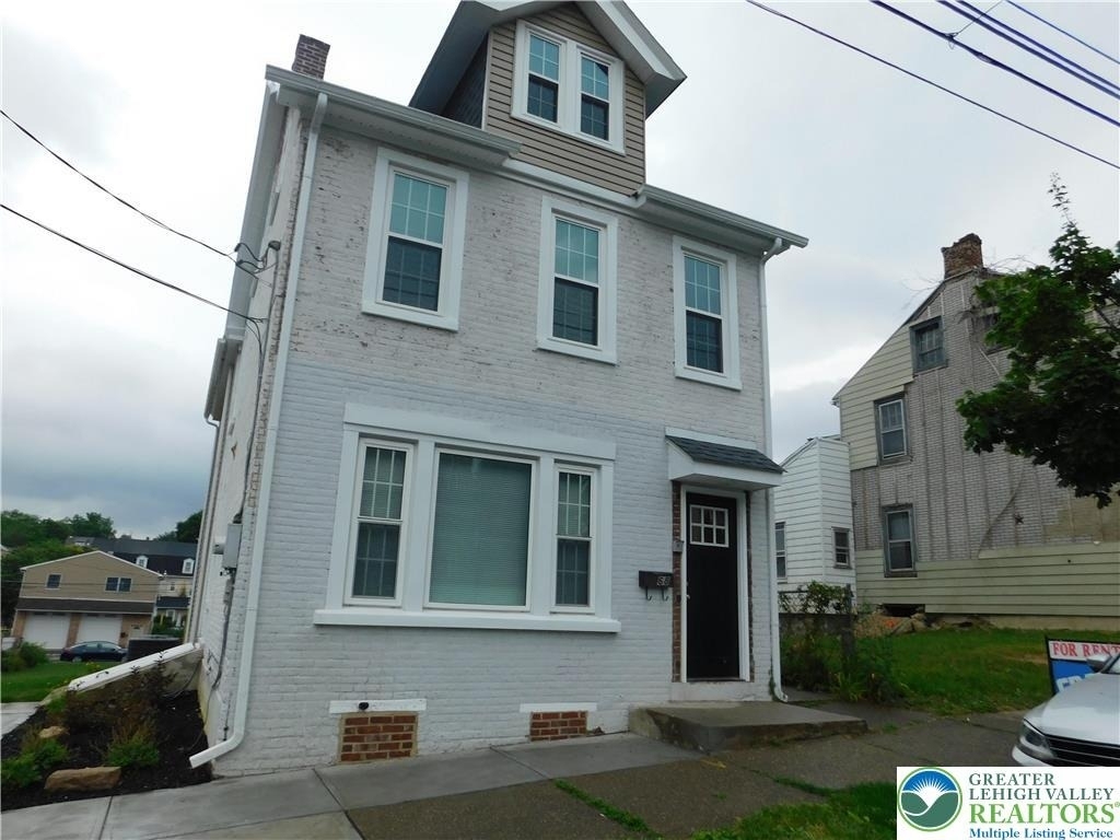 68 W Union Boulevard - Photo 0