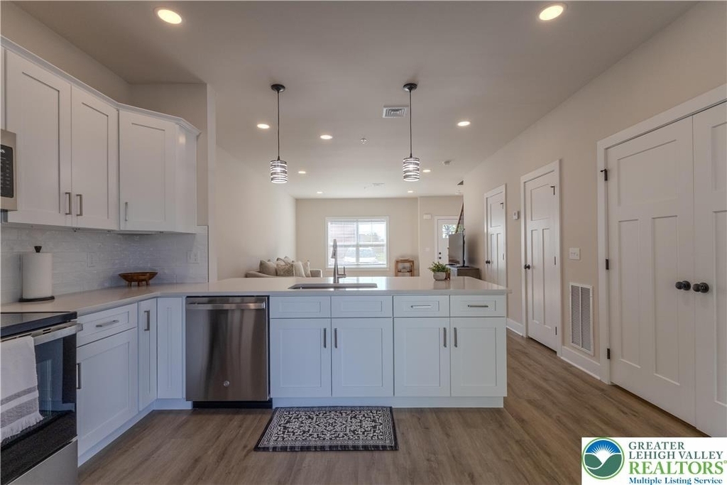 1411 Greenview Drive - Photo 10