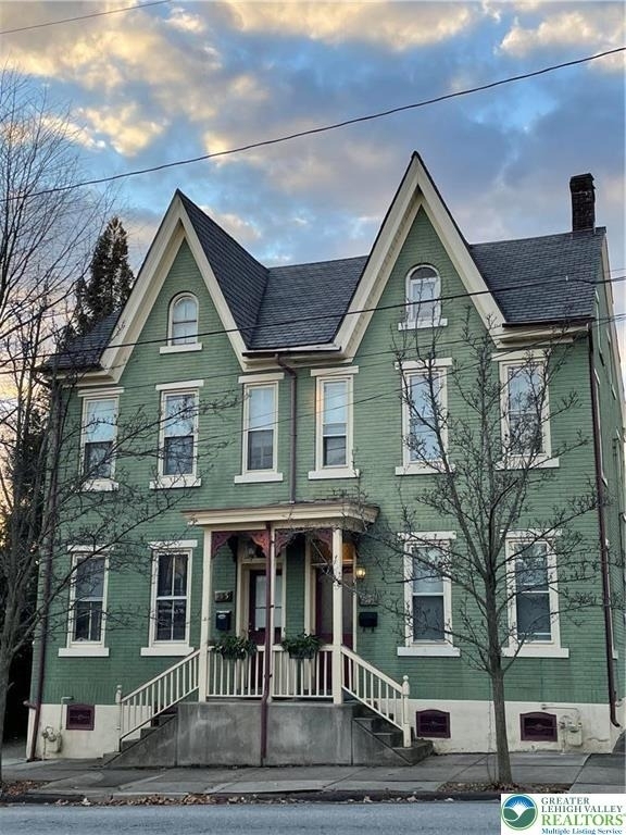 417 Linden Street - Photo 0