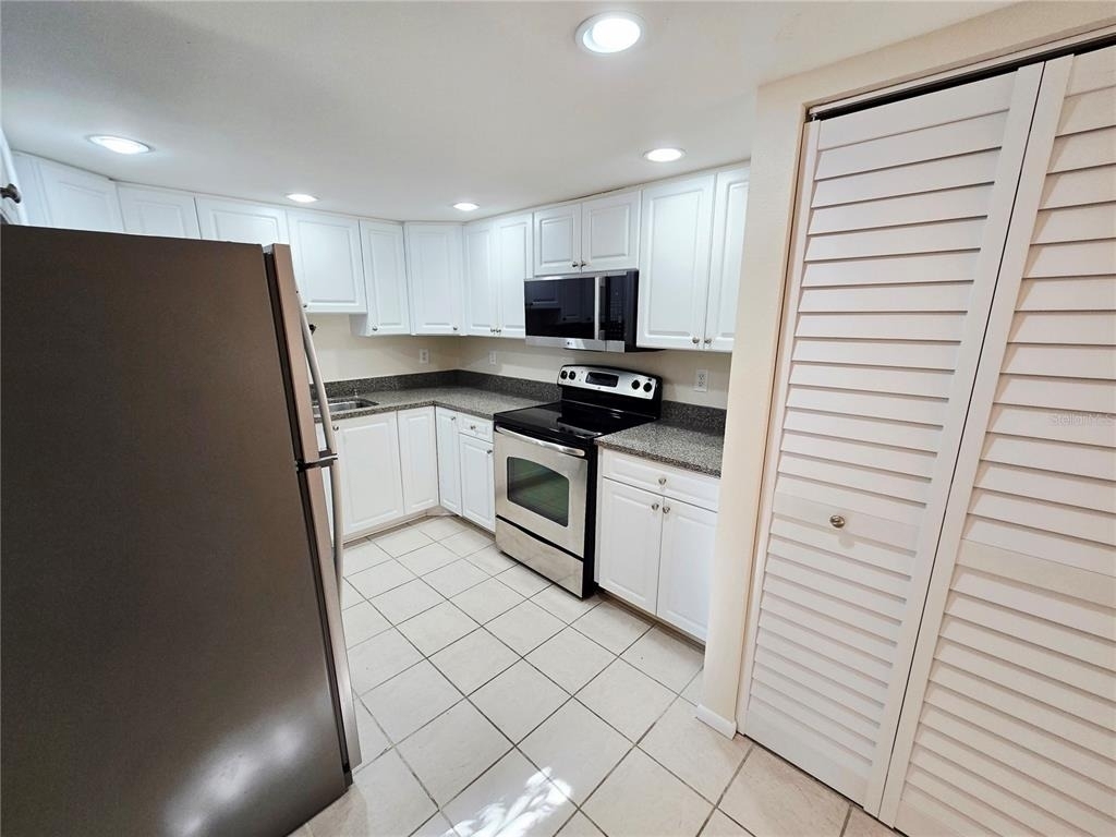 1225 56th Street W - Photo 7