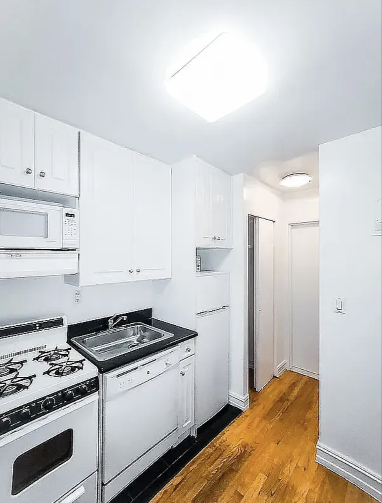  East 36th Street - Photo 1