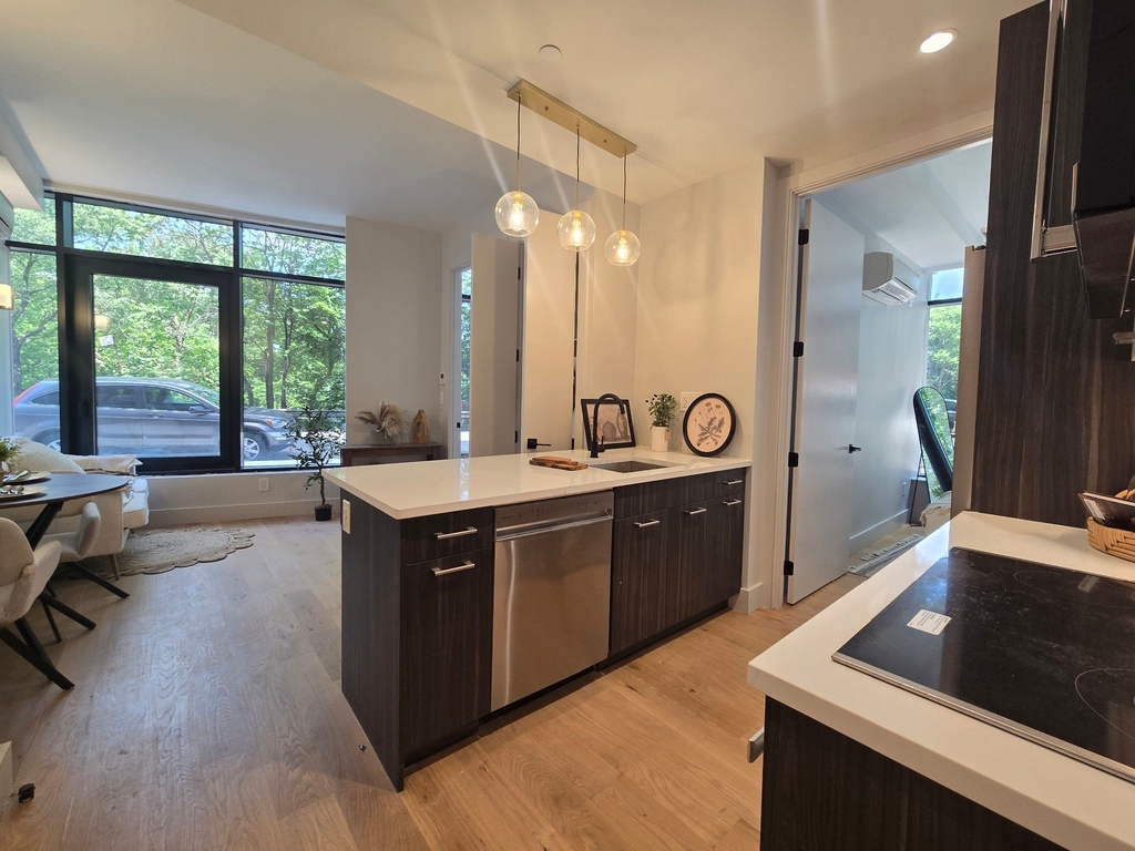 1890 Pelham Parkway South - Photo 1