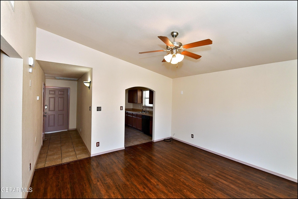 11613 Ochre Bluff Lane - Photo 7