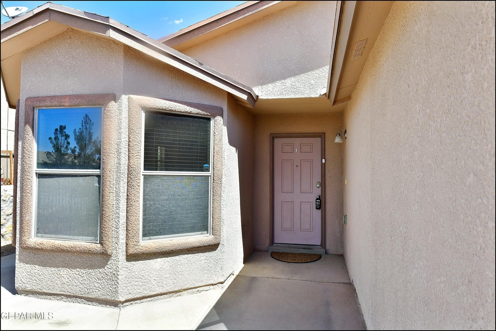 11613 Ochre Bluff Lane - Photo 4