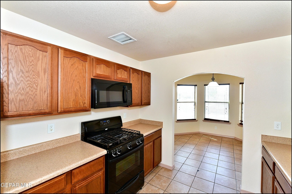 11613 Ochre Bluff Lane - Photo 17