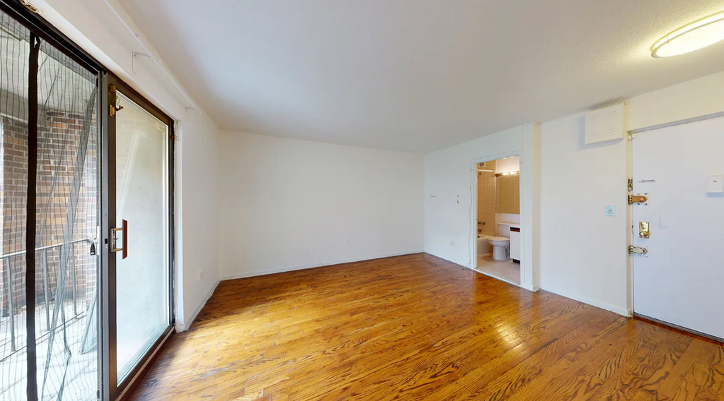 East 29th street  - Photo 3