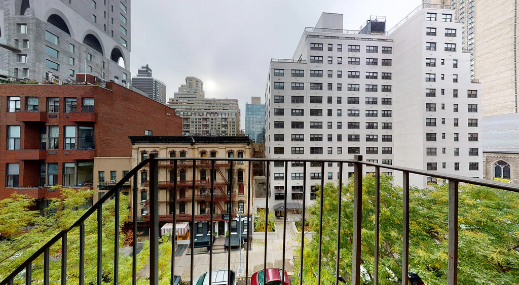 East 88 th Street  - Photo 8