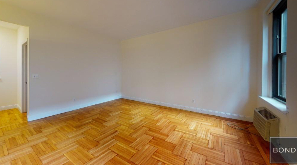 East 78th street  - Photo 2