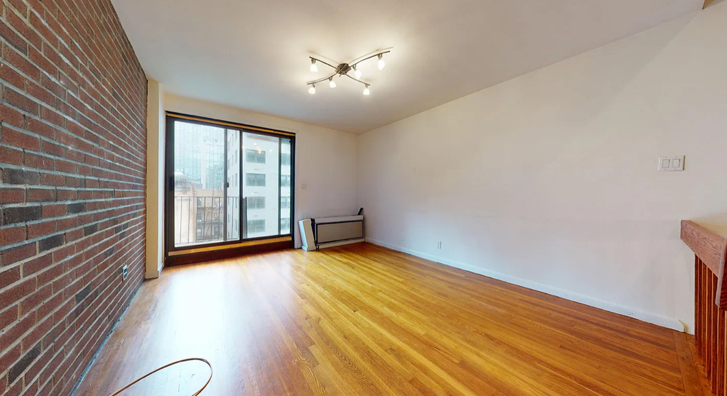 East 88 th Street  - Photo 0