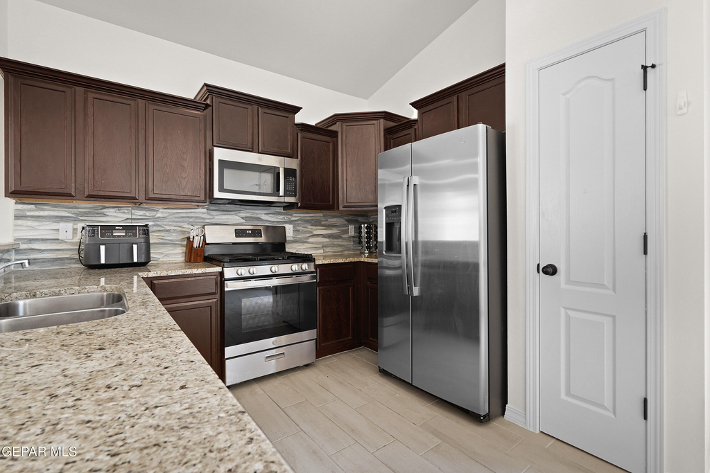 13621 Hazlewood Street - Photo 17