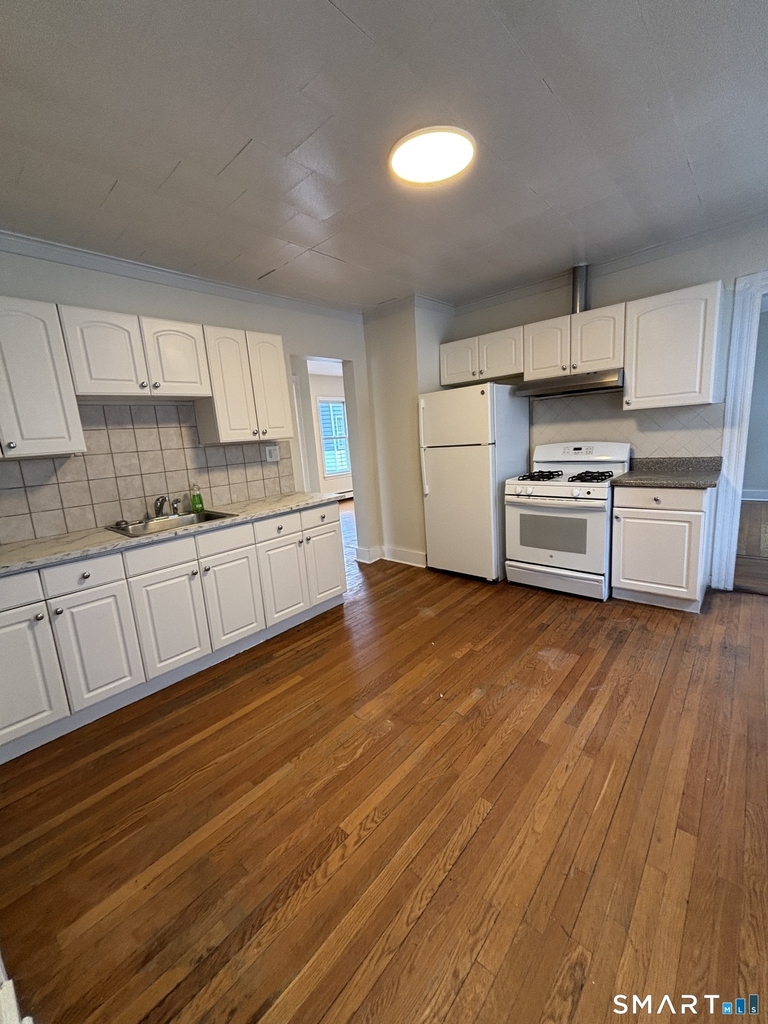 2395 Main Street - Photo 3